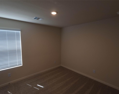7739 Bergamot Circle - Photo Thumbnail 10