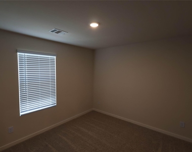 7739 Bergamot Circle - Photo Thumbnail 12