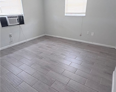 322 Louise Avenue - Photo Thumbnail 2