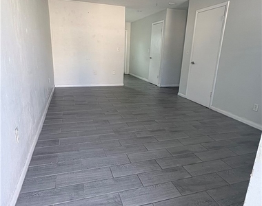 322 Louise Avenue - Photo Thumbnail 1