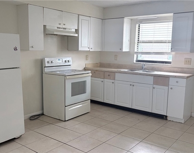 5551 5th Avenue - Photo Thumbnail 3