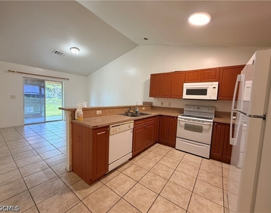 2438 George Avenue S - Photo Thumbnail 1