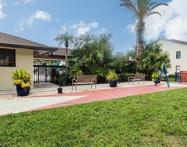 9275 Lake Park Drive - Photo Thumbnail 21