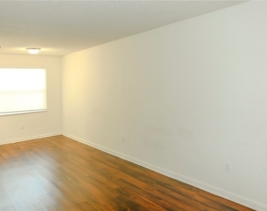 4331 Glenwood - Photo Thumbnail 2
