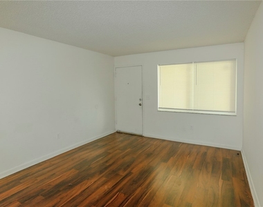 4331 Glenwood - Photo Thumbnail 3