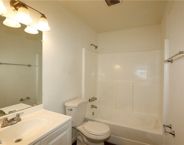 4331 Glenwood - Photo Thumbnail 12