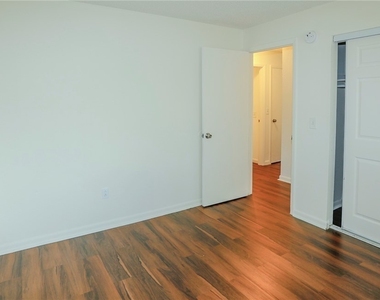 4331 Glenwood - Photo Thumbnail 11
