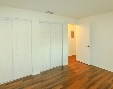 4331 Glenwood - Photo Thumbnail 8