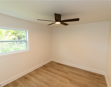 19570 Oak Forest Drive - Photo Thumbnail 16