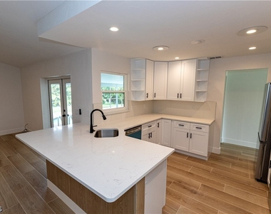 19570 Oak Forest Drive - Photo Thumbnail 2