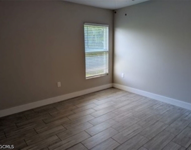 3916 Se 11th Avenue - Photo Thumbnail 5