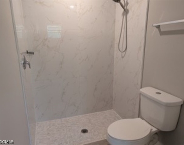 3916 Se 11th Avenue - Photo Thumbnail 7