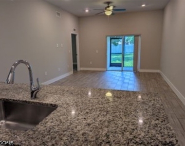 3916 Se 11th Avenue - Photo Thumbnail 2