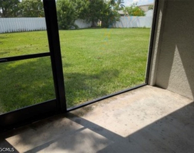 3916 Se 11th Avenue - Photo Thumbnail 14