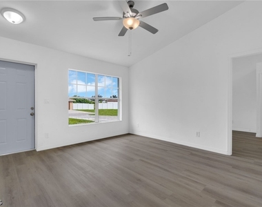 128 Harold Avenue S - Photo Thumbnail 6