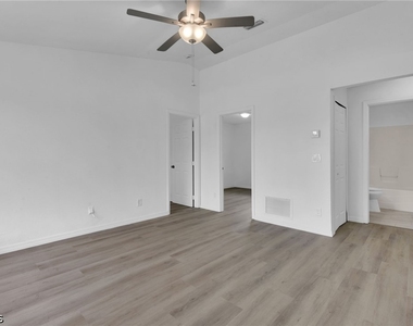128 Harold Avenue S - Photo Thumbnail 8