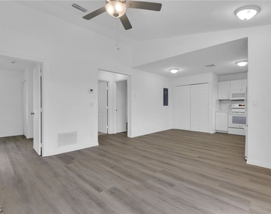 128 Harold Avenue S - Photo Thumbnail 7