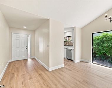 857 Reef Point Circle - Photo Thumbnail 2