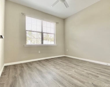 26181 Palace Lane - Photo Thumbnail 16