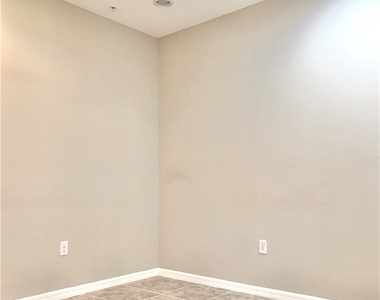 26181 Palace Lane - Photo Thumbnail 21