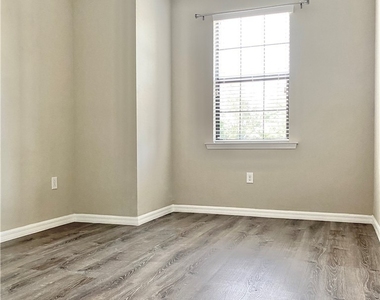 26181 Palace Lane - Photo Thumbnail 17