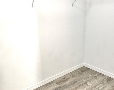 26181 Palace Lane - Photo Thumbnail 20