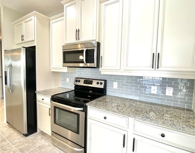 26181 Palace Lane - Photo Thumbnail 7