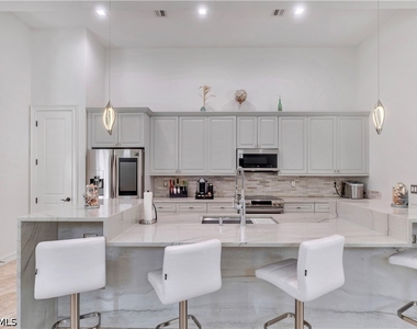 3005 Coco Avenue - Photo Thumbnail 15