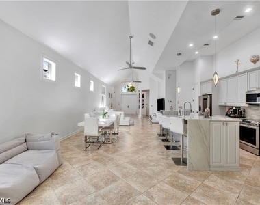 3005 Coco Avenue - Photo Thumbnail 13