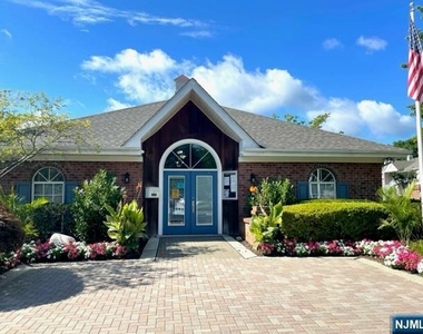 335 Linden - Photo Thumbnail 2