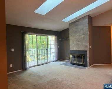 335 Linden - Photo Thumbnail 8