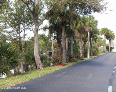 935 Prosperity Place Ne - Photo Thumbnail 1
