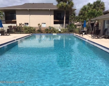 935 Prosperity Place Ne - Photo Thumbnail 2