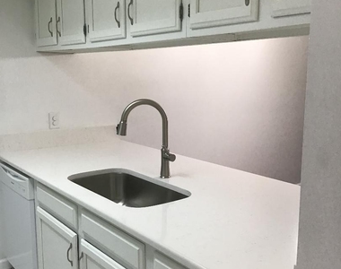 935 Prosperity Place Ne - Photo Thumbnail 8
