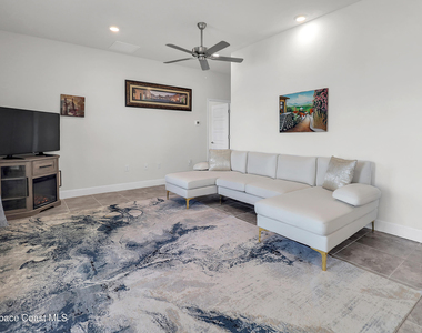 2124 Middlebury Drive Se - Photo Thumbnail 7