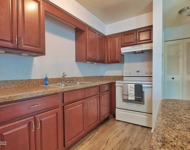 1354 Westover Street - Photo Thumbnail 6
