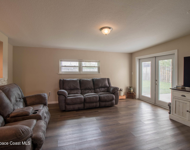 2812 Kingston Lane - Photo Thumbnail 15