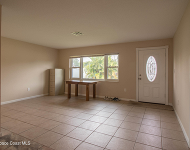 2812 Kingston Lane - Photo Thumbnail 7