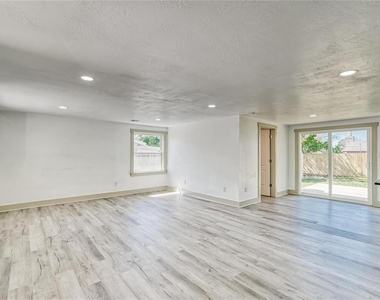 1300 Melonwood Avenue - Photo Thumbnail 1