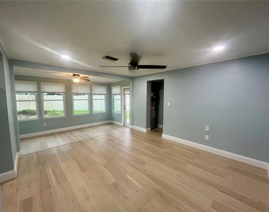 8330 Waverly Road N - Photo Thumbnail 12
