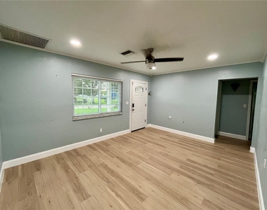 8330 Waverly Road N - Photo Thumbnail 2
