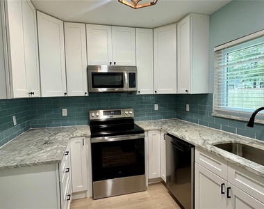8330 Waverly Road N - Photo Thumbnail 5