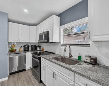 8114 N Edison Avenue - Photo Thumbnail 10