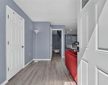 8114 N Edison Avenue - Photo Thumbnail 2