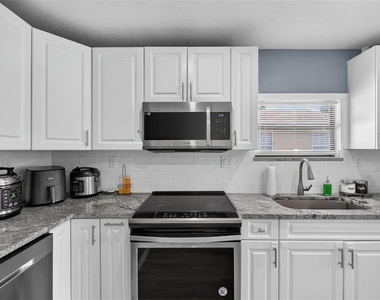 8114 N Edison Avenue - Photo Thumbnail 13