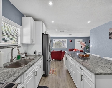 8114 N Edison Avenue - Photo Thumbnail 15