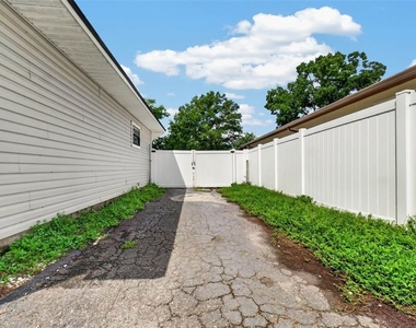 8114 N Edison Avenue - Photo Thumbnail 42