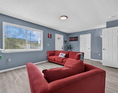 8114 N Edison Avenue - Photo Thumbnail 8