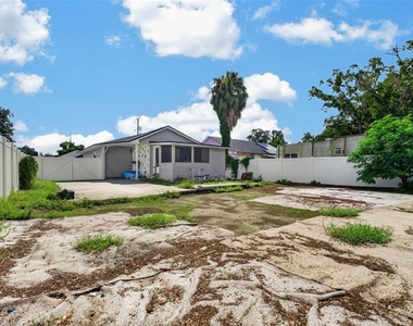 8114 N Edison Avenue - Photo Thumbnail 52