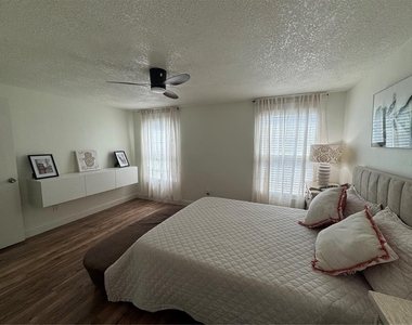 16008 Sagebrush Road - Photo Thumbnail 12